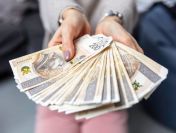 Dla każdego, kto potrzebuje pienięDla każdego, kto potrzebuje pieniędzydzy