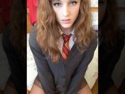 Samotna w wielkim łóżku